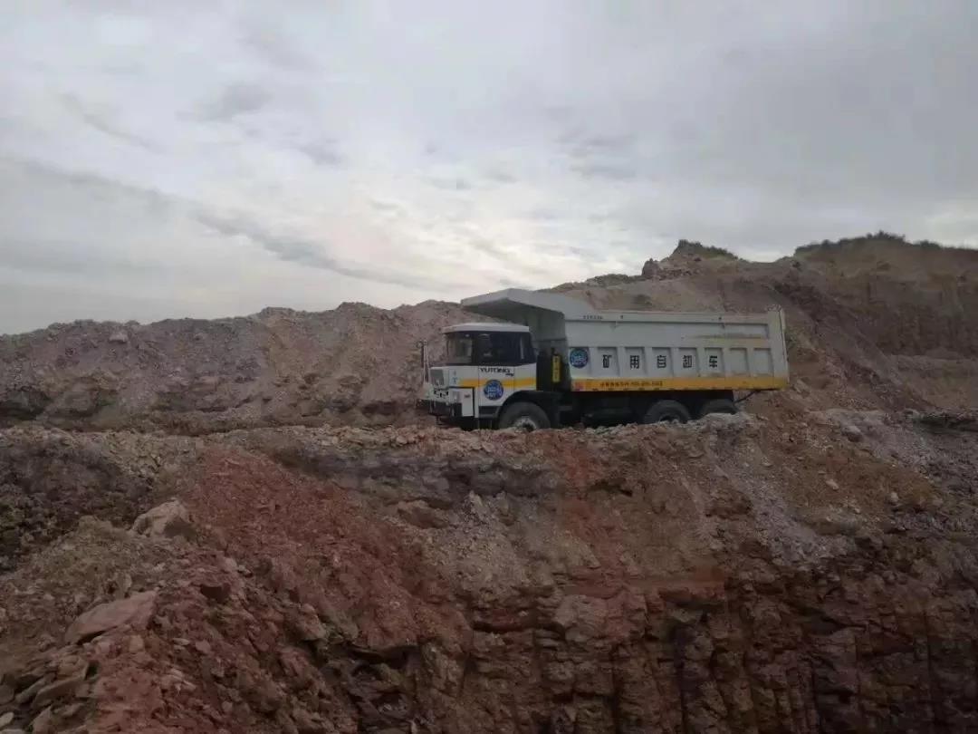 亿万先生MR重装纯电动矿用车内蒙试车